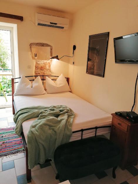 Apartments Senko Trpanj Eksteriør bilde