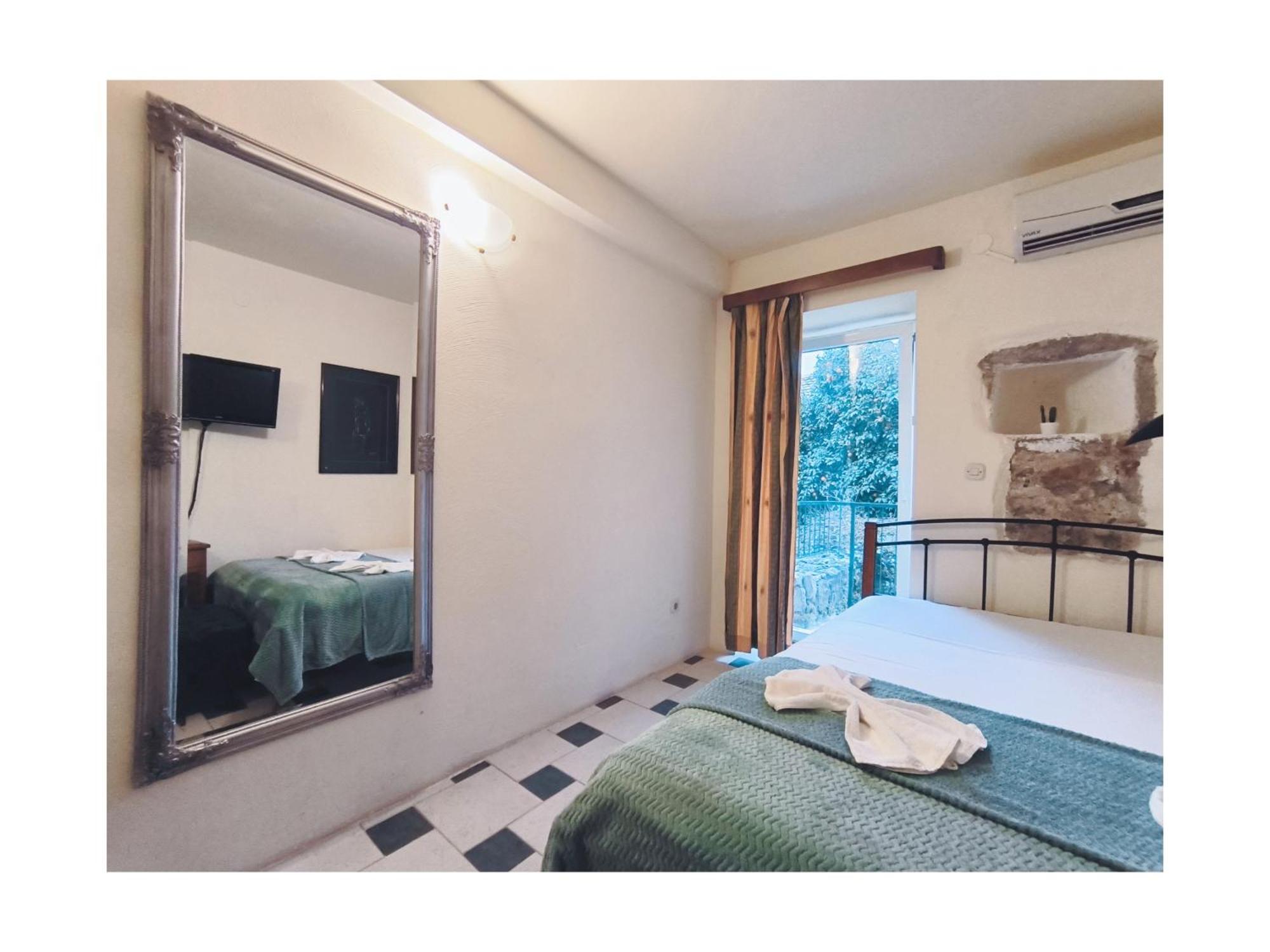 Apartments Senko Trpanj Eksteriør bilde