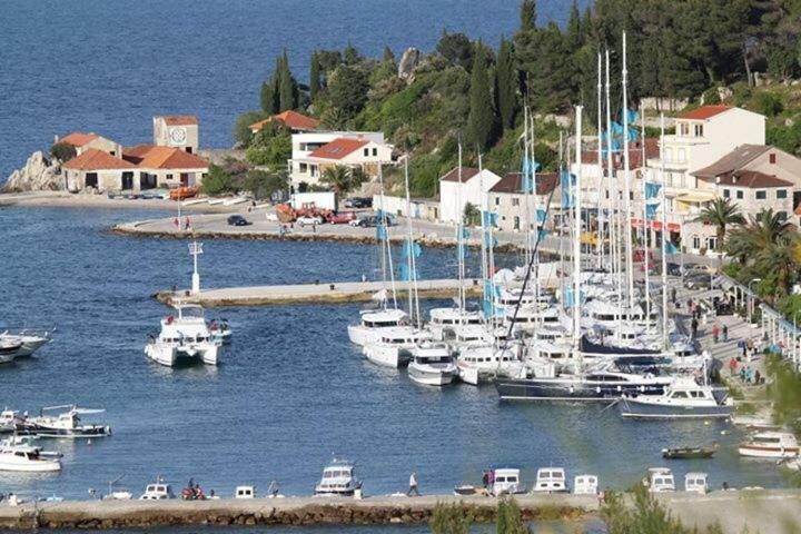 Apartments Senko Trpanj Eksteriør bilde