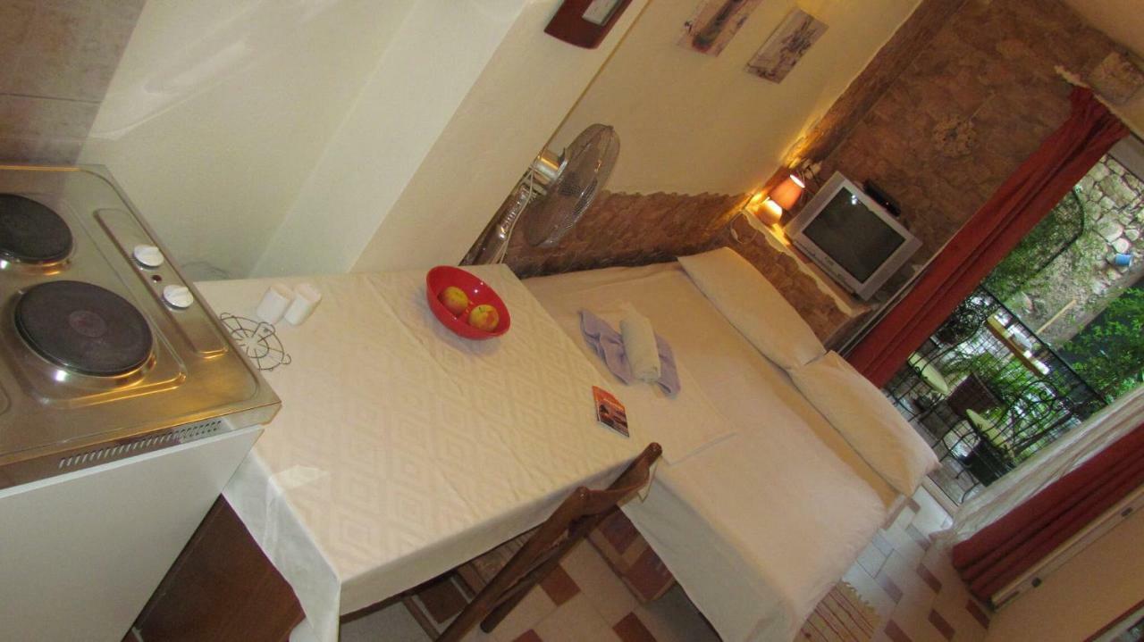 Apartments Senko Trpanj Eksteriør bilde